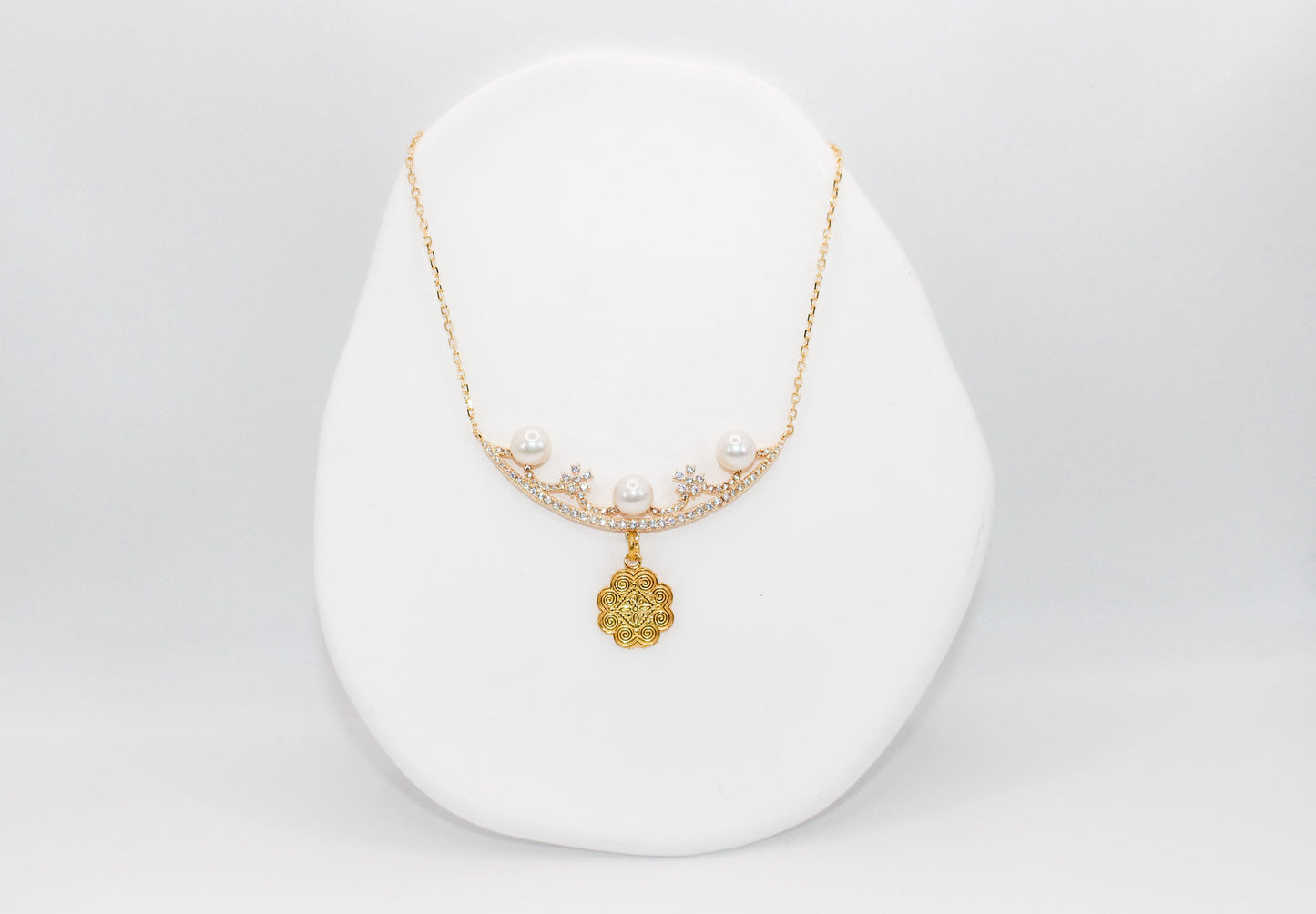 Pearl and Elephant Print Necklace