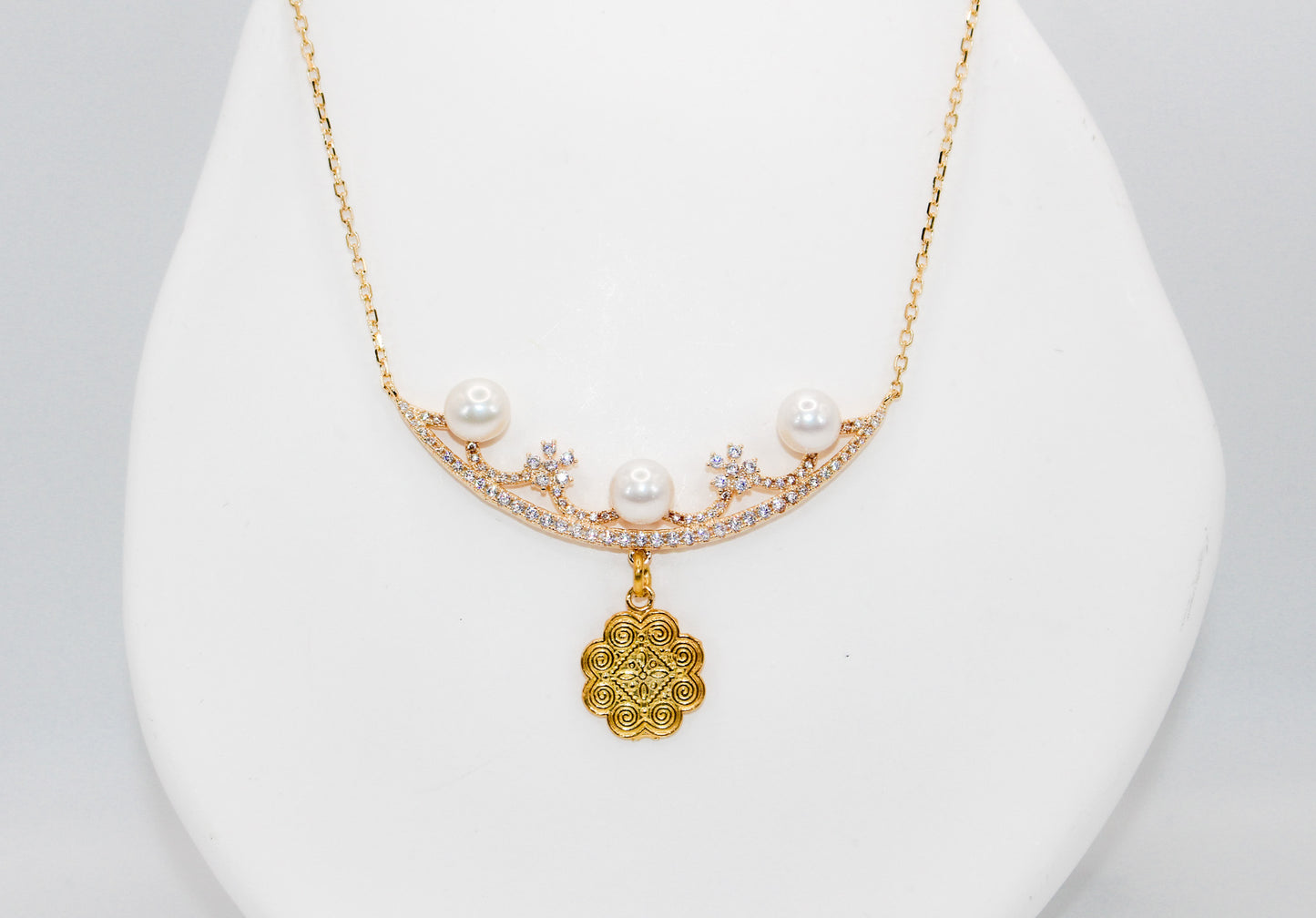 Pearl and Elephant Print Necklace