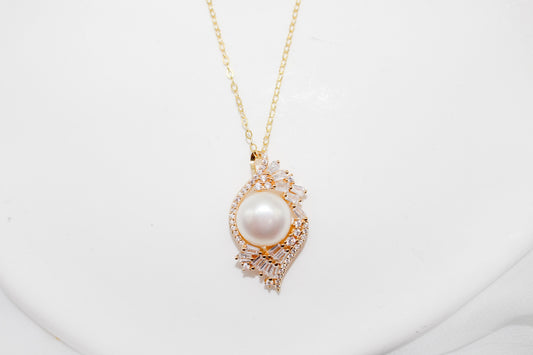 Gold Pearl Necklace