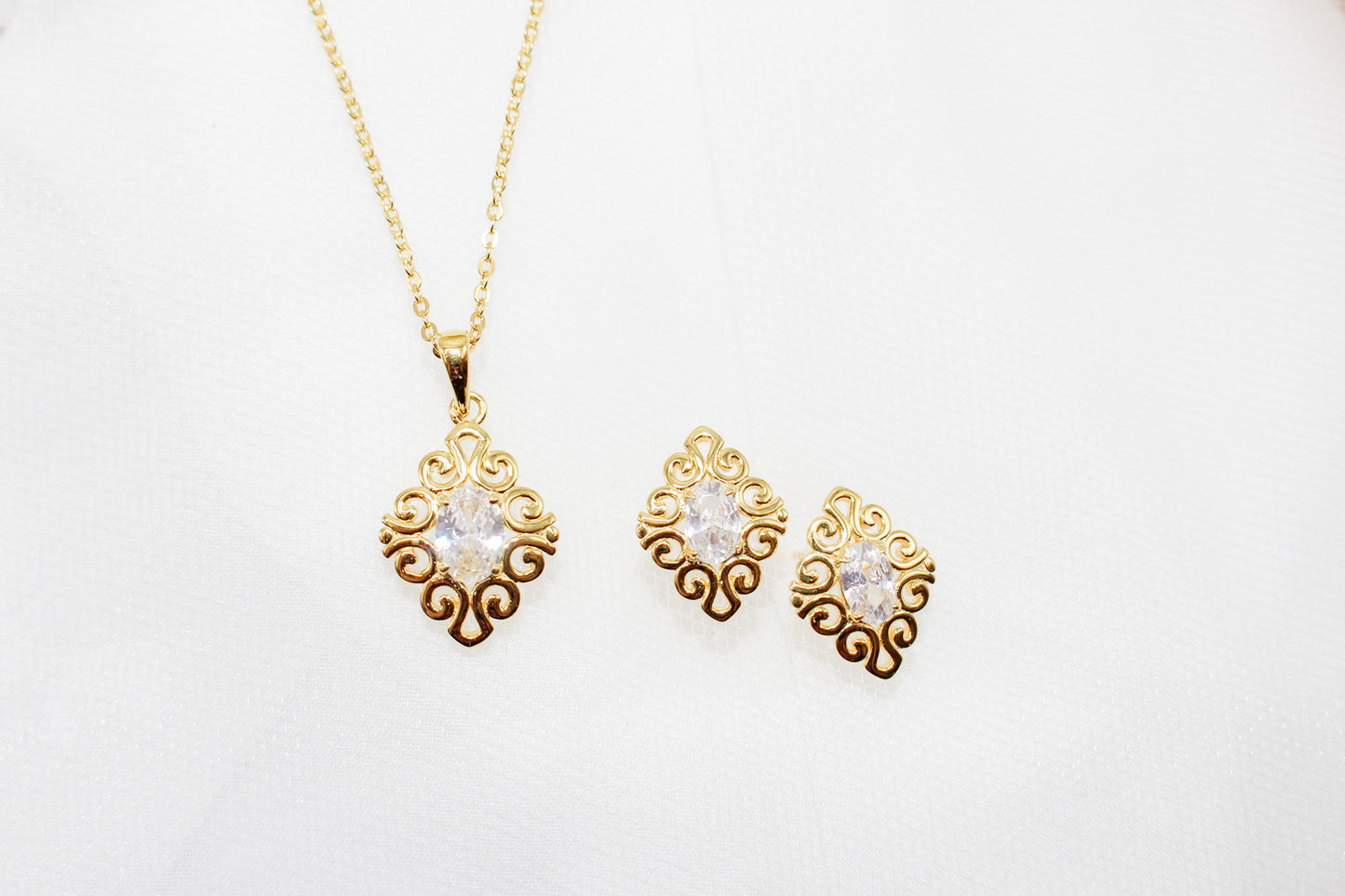 Gold Diamond Jewelry Set