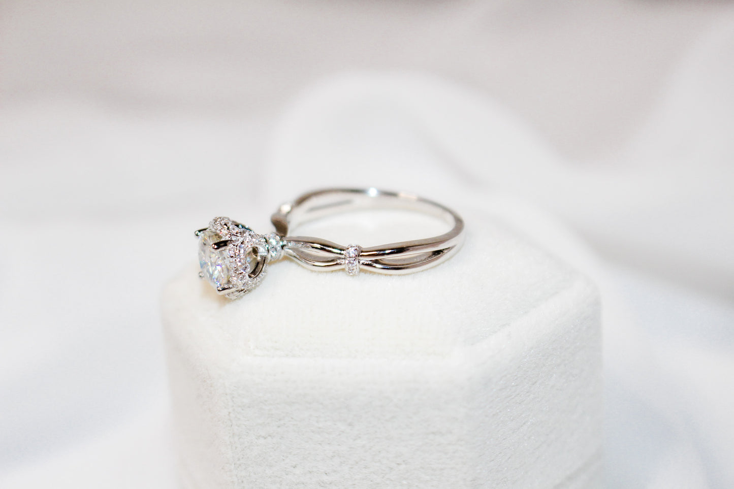 Moissanite Round Cut Ring