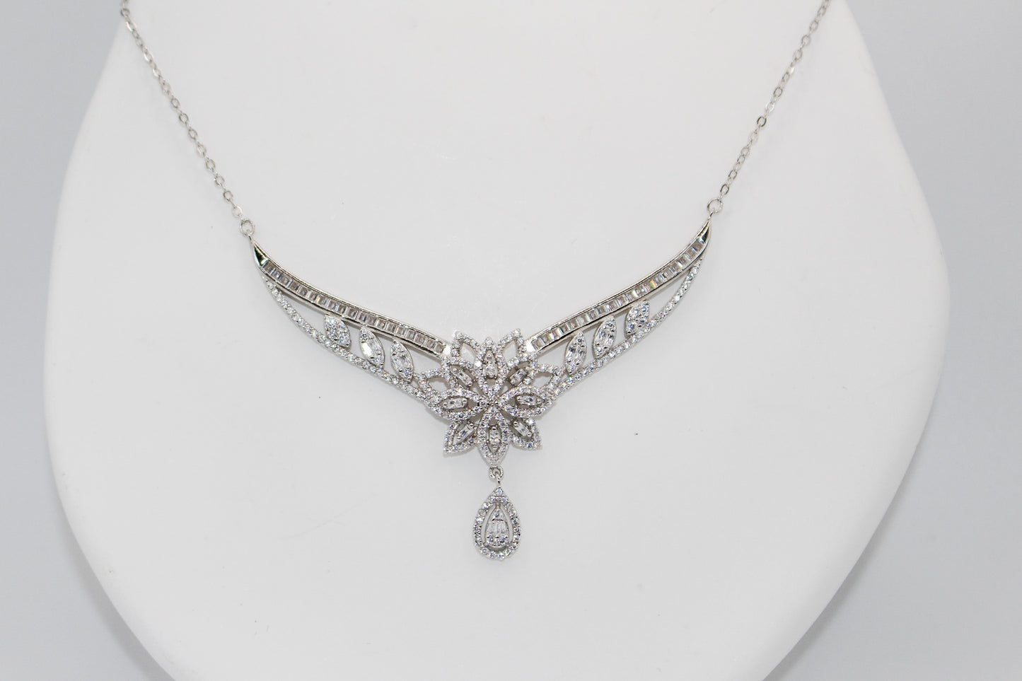 Silver Zircon Flower Necklace