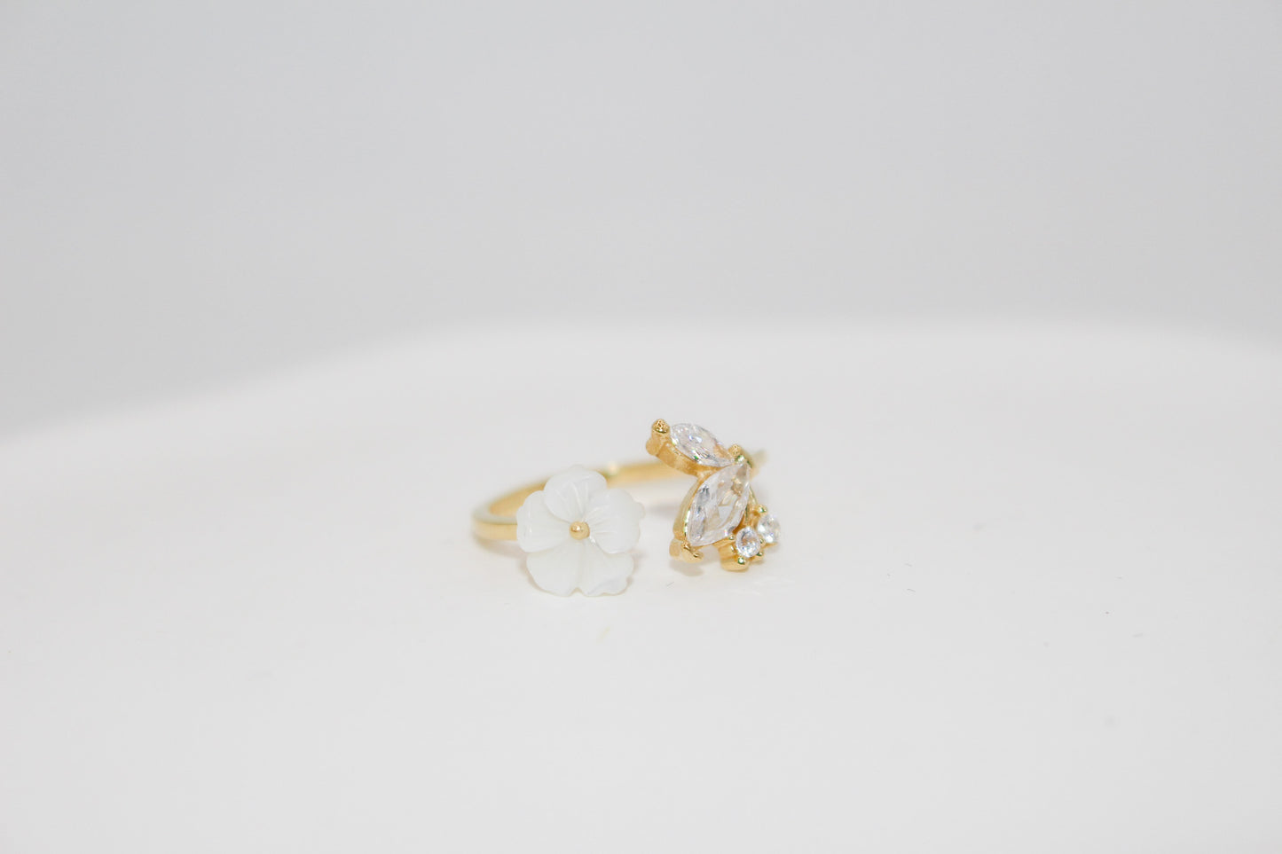 Gold Shell Flower Ring