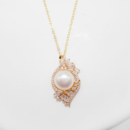 Gold Pearl Necklace