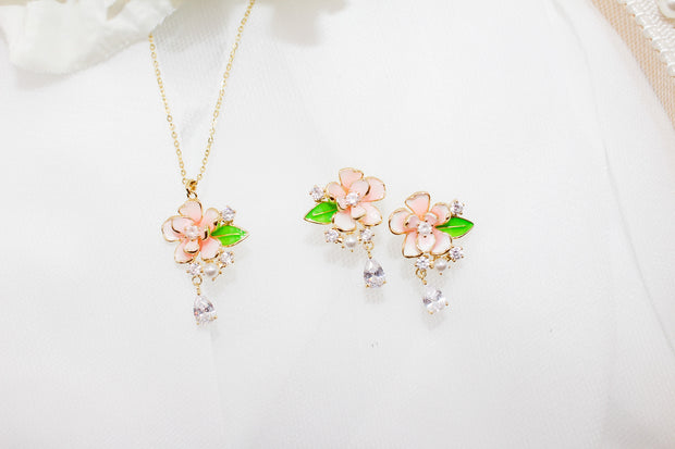 <h2>Shop this season's floral collection</h2><h2>20% off</h2>